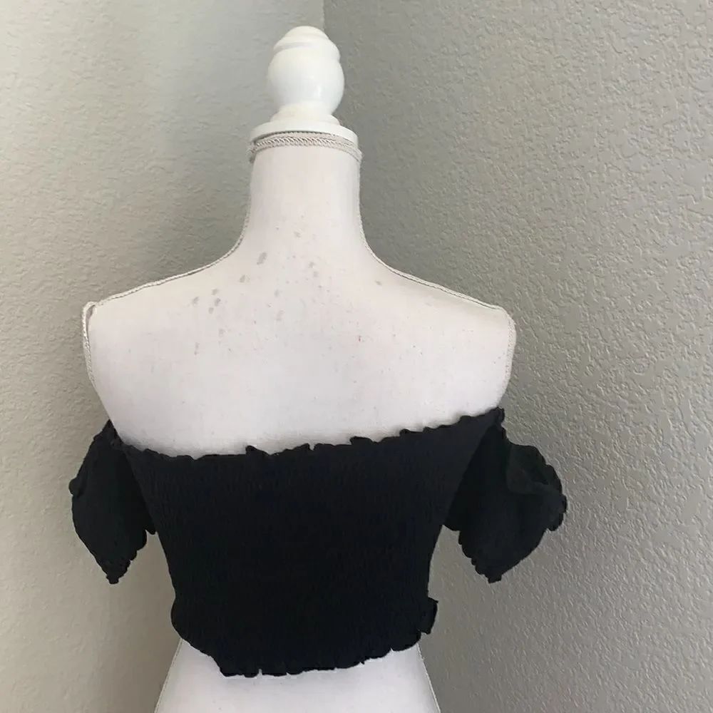 Zara Crop Top    - Picture 5 of 9